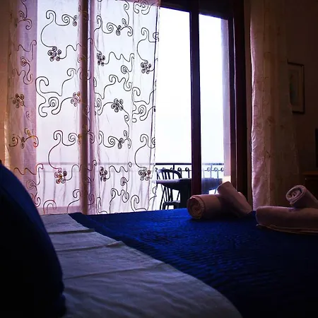 Sea View Apartment *
